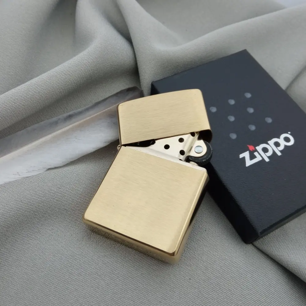 Brichetă ZIPPO Brushed Brass 204B